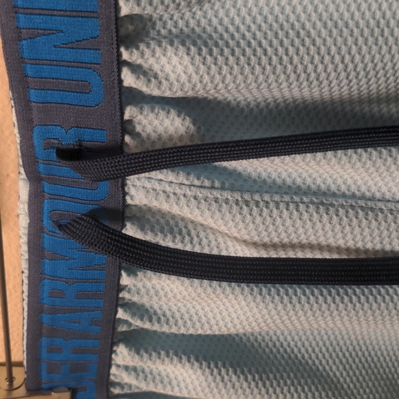 🍀 3/$9 Under Armour Light Blue Shorts (Girls) - Picture 4 of 6